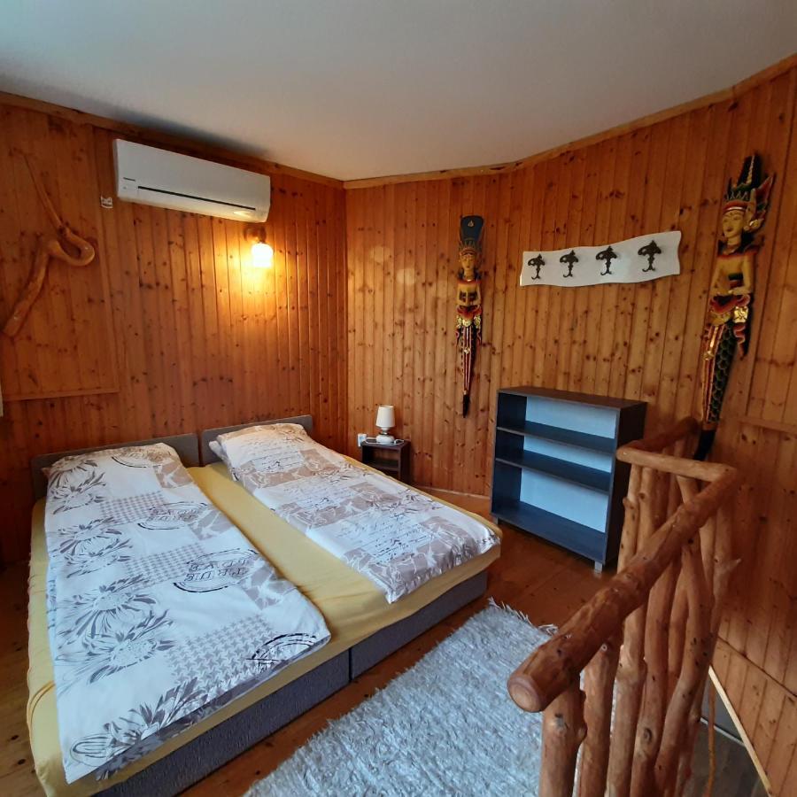 Ancsi Apartmanház Balatonlelle Exterior foto