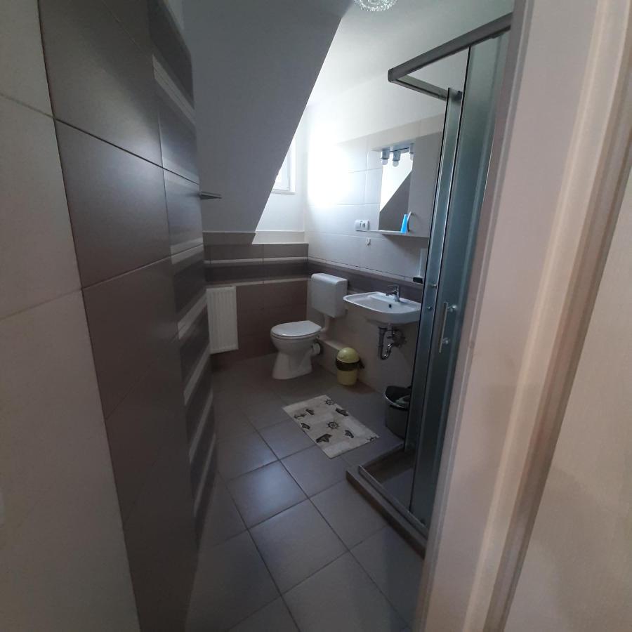 Ancsi Apartmanház Balatonlelle Exterior foto