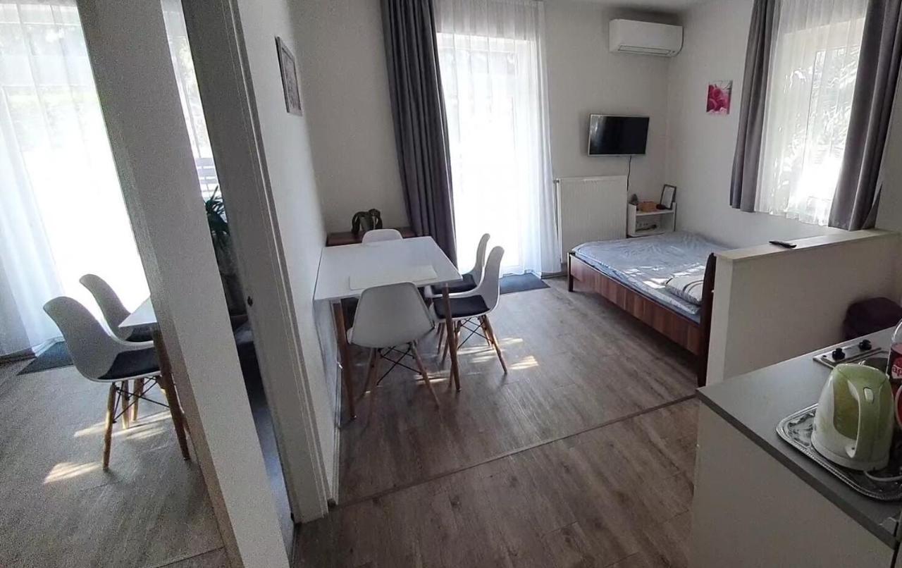 Ancsi Apartmanház Balatonlelle Exterior foto