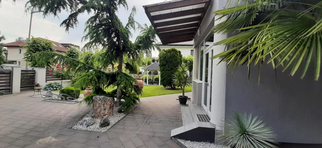 Ancsi Apartmanház Balatonlelle Exterior foto