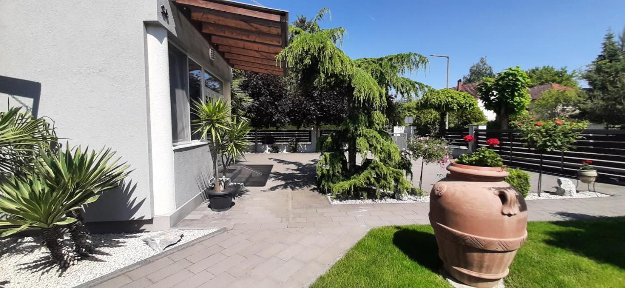 Ancsi Apartmanház Balatonlelle Exterior foto