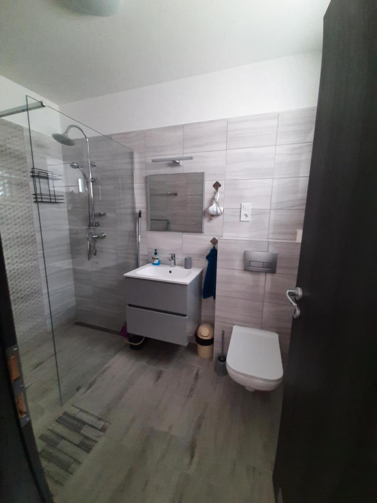 Ancsi Apartmanház Balatonlelle Exterior foto