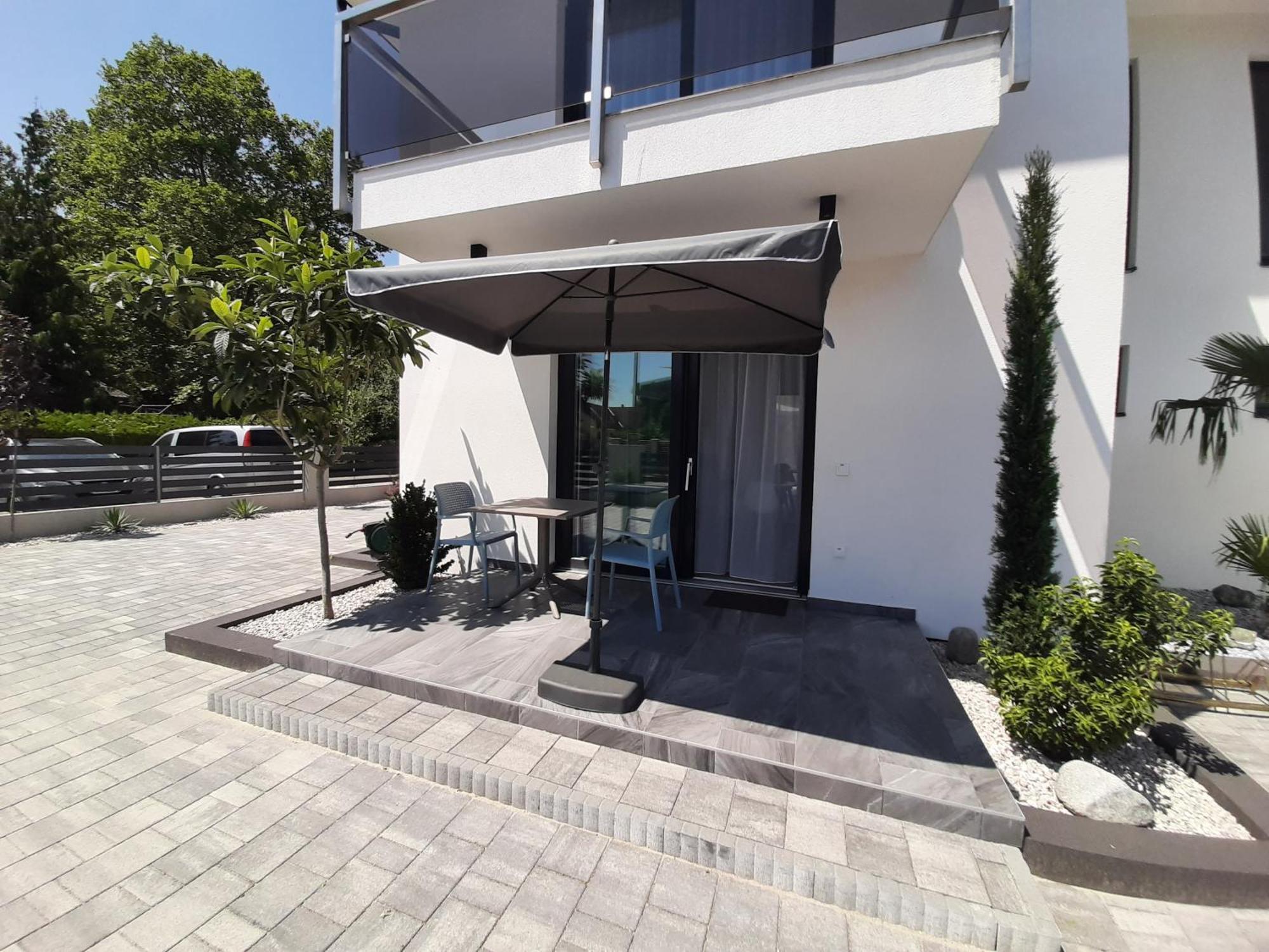 Ancsi Apartmanház Balatonlelle Exterior foto