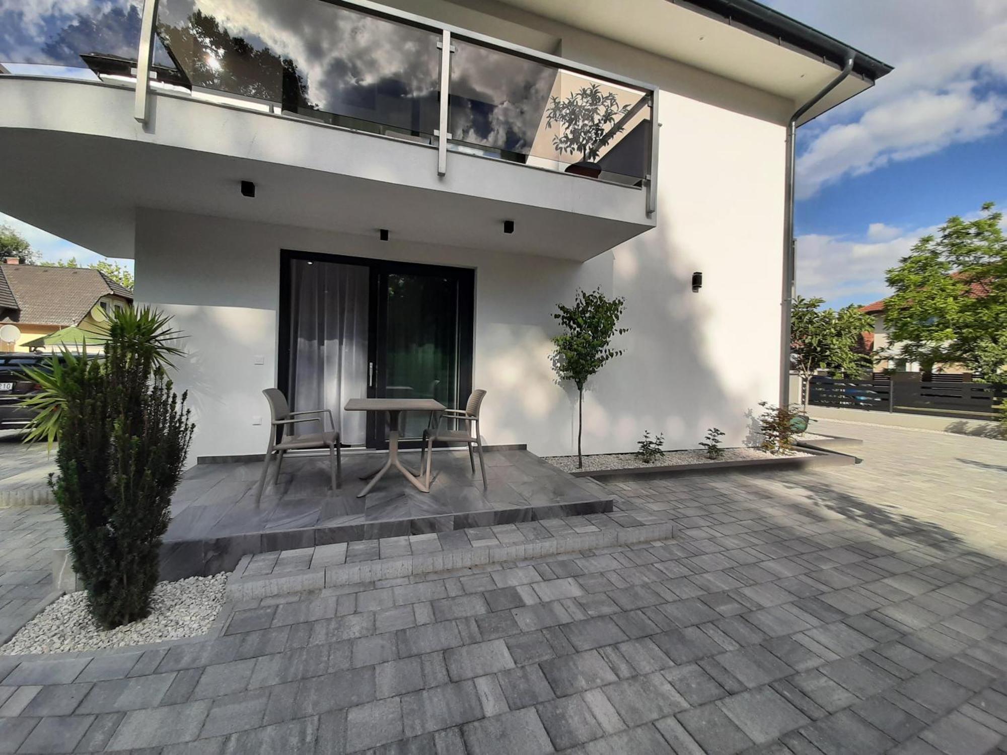 Ancsi Apartmanház Balatonlelle Exterior foto