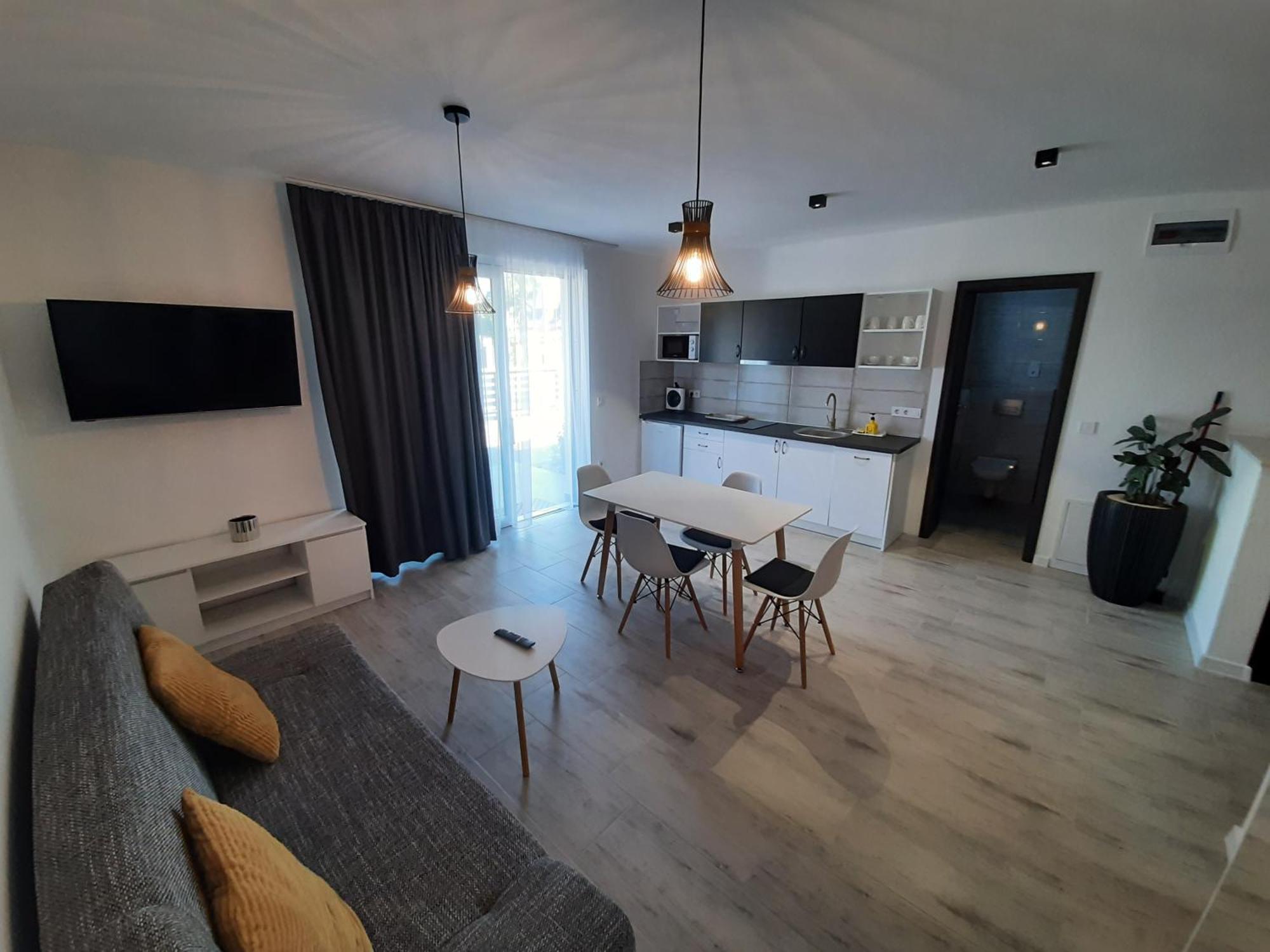 Ancsi Apartmanház Balatonlelle Exterior foto