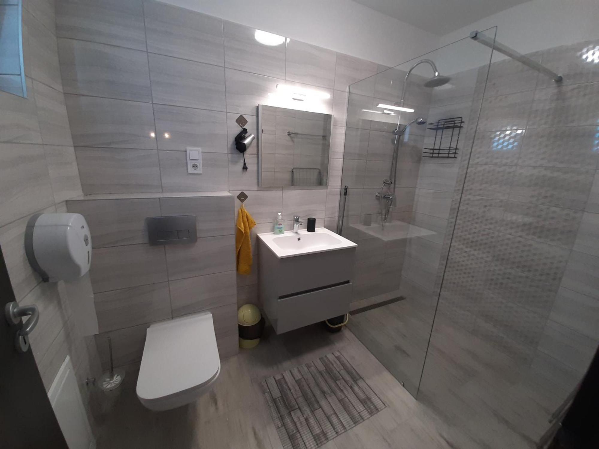Ancsi Apartmanház Balatonlelle Exterior foto