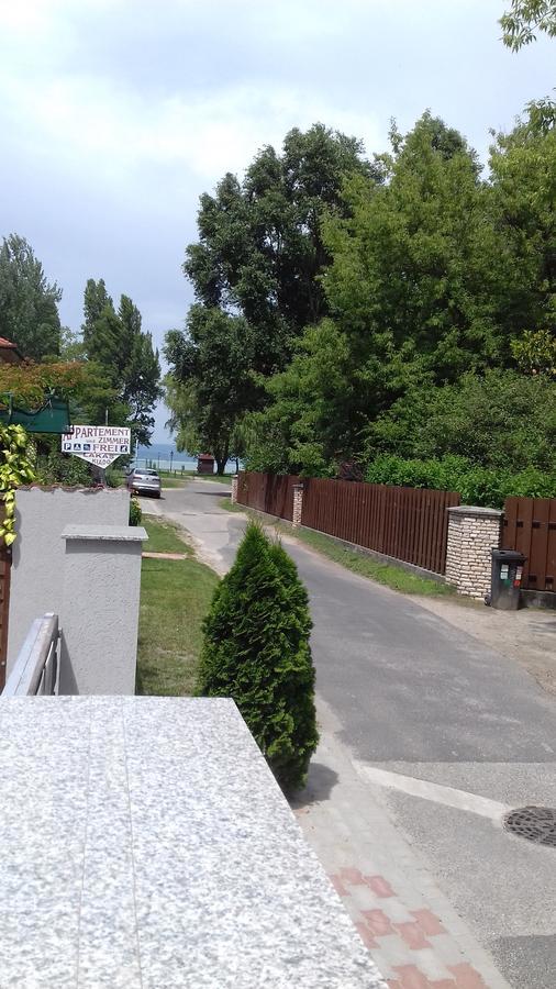Ancsi Apartmanház Balatonlelle Exterior foto